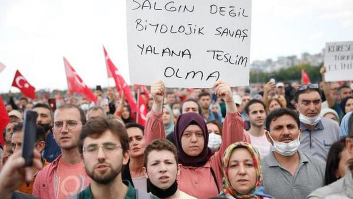 Aşı Karşıtları, İstanbul’da Miting Düzenledi: Maske Değil Nefes Almak İstiyoruz