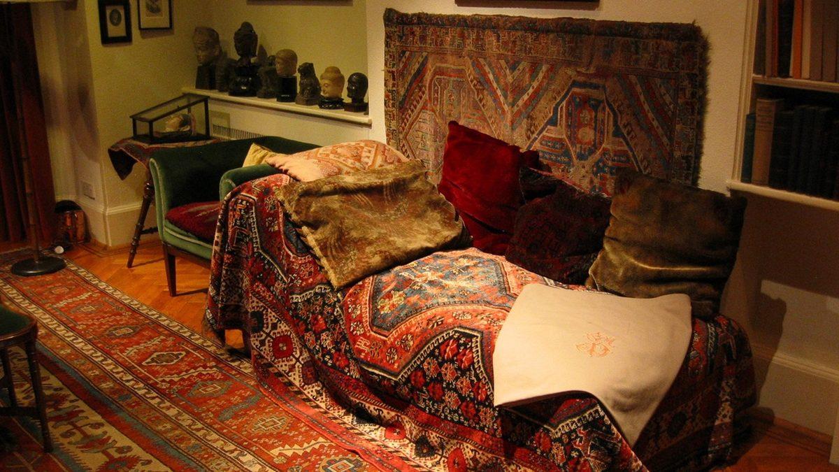 Psikanalistin Babası Freud, Hastalarını Neden 