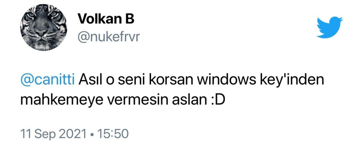 Aşı Karşıtlığı Mitinginde “Yargılanacaksın Bill Gates” Diyen Adamın Videosuna Gelen Kahkaha Garantili Yorumlar