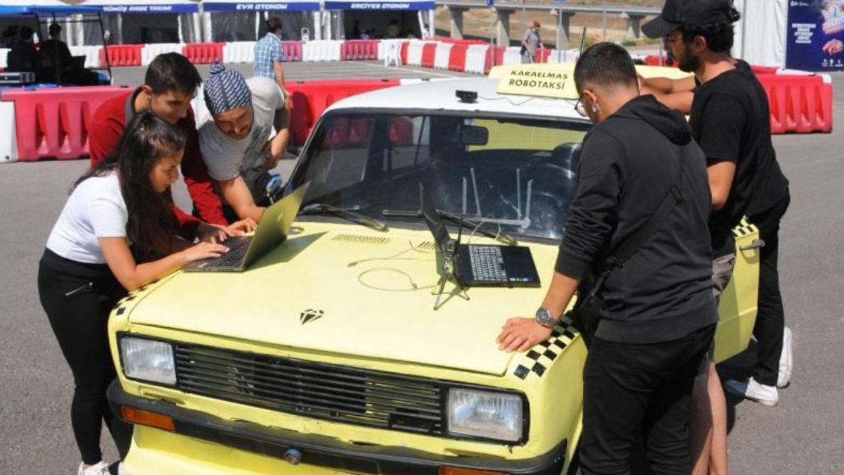 Bak İşine Elon: 89 Model ’Tam Otonom’ Serçe’yi İnceliyoruz [Video]