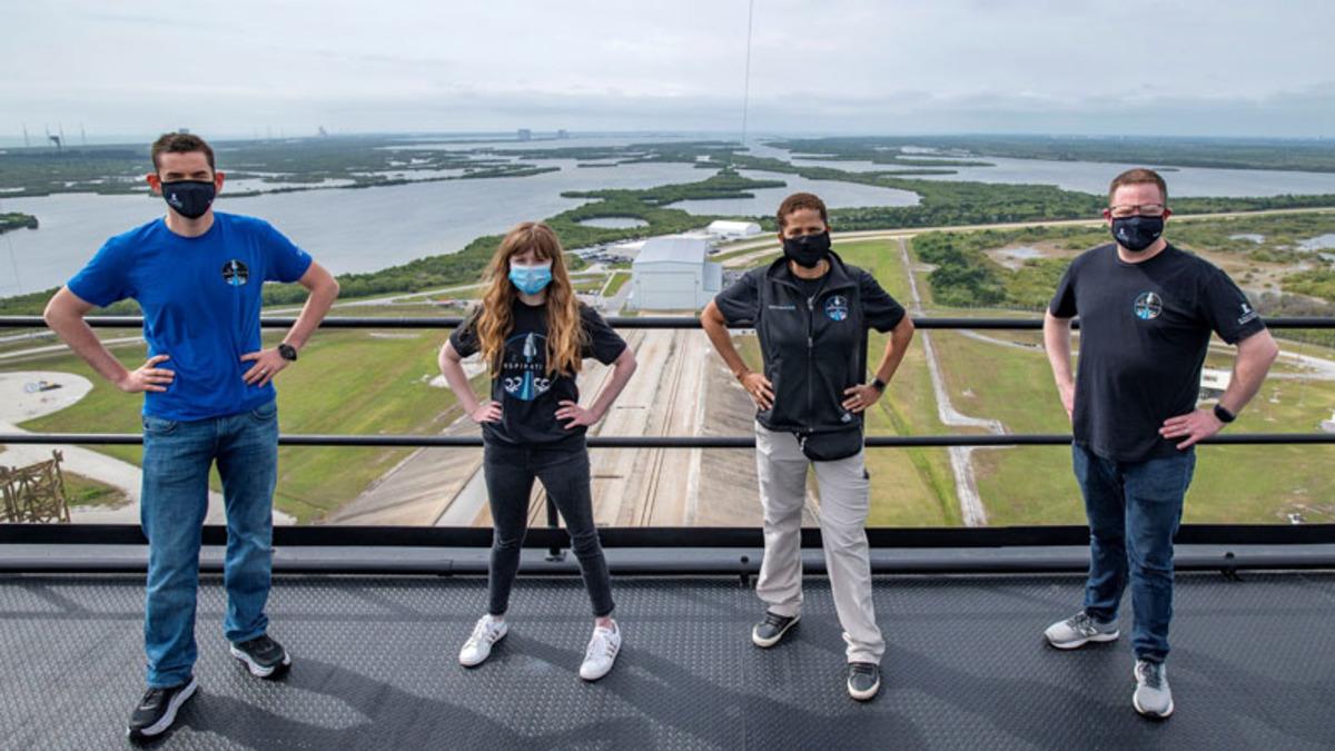 SpaceX, Dünyanın Tamamı Sivillerden Oluşan İlk Ekibiyle Uzaya Çıkmaya Hazırlanıyor