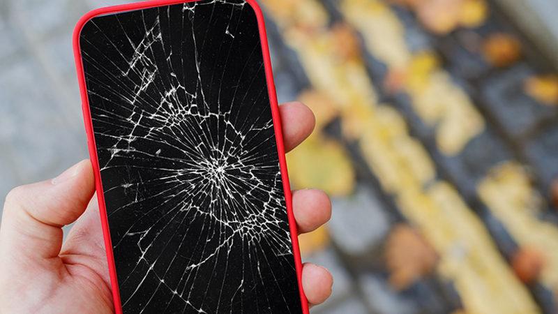 Kılıf Takmakta Fayda Var: iPhone 13 Ekran Değişim Ücretleri Belli Oldu