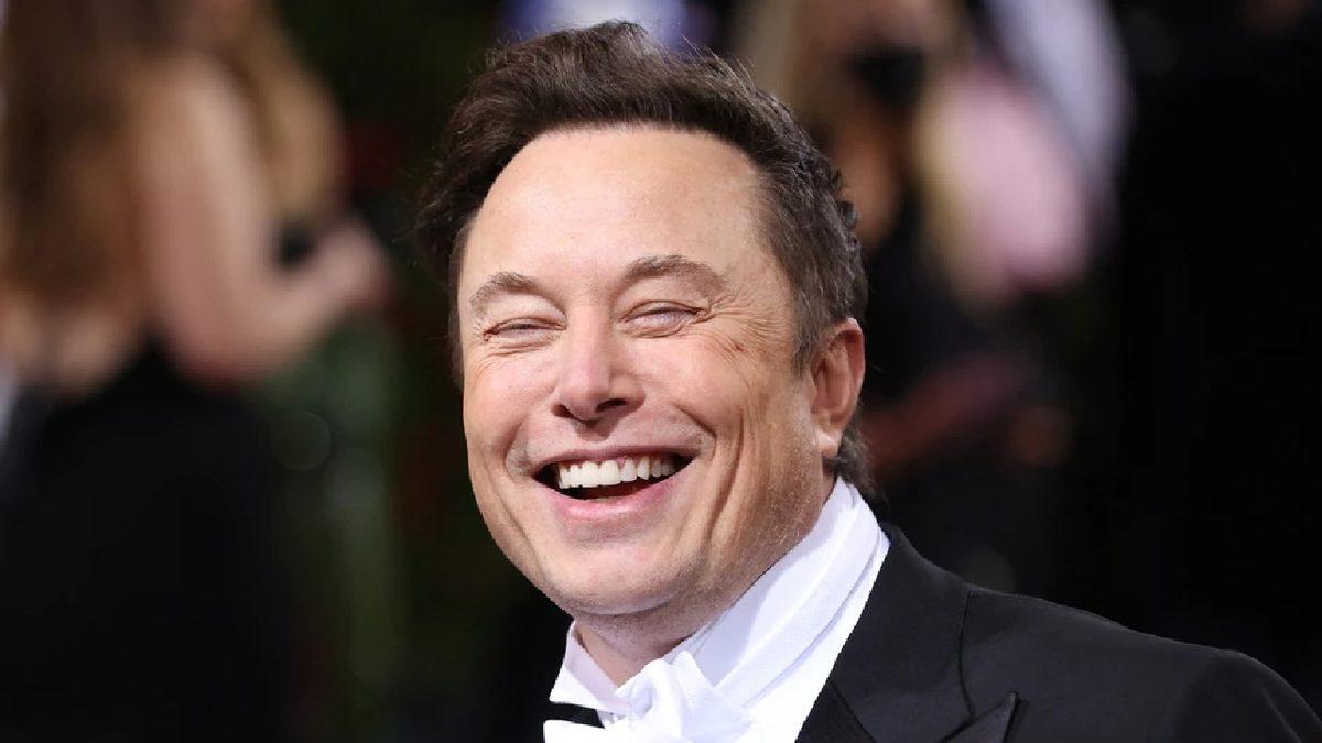 Elon Musk, Katıldığı Gösteride Bir Stadyum Dolusu İnsan Tarafından Yuhalandı: İyi de Neden? [Video]