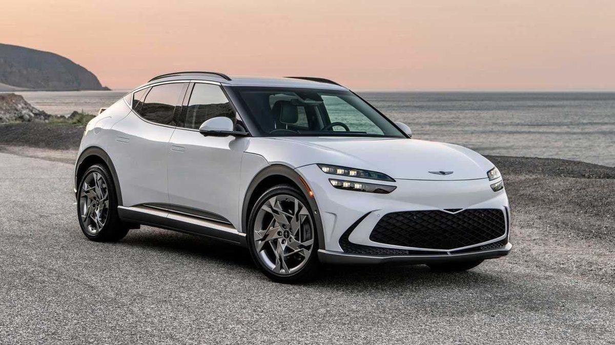 Dünyanın ’Yüz Tanıma Sistemiyle Açılan’ İlk Otomobili Asfalta Çıktı: Karşınızda 2023 Genesis GV60