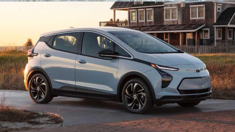 General Motors’tan Bolt Kullanıcılarına Şaka Gibi Tavsiye: Araçlarınızı Diğer Araçlardan En Az 15 Metre Uzağa Park Edin