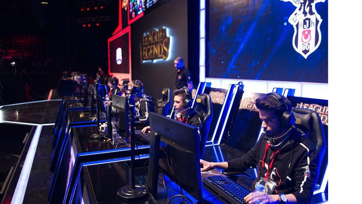 Ortada Milyon Dolarlar Var: Dünyada En Hızlı Büyüyen Spor Olan E-Spor Nedir?