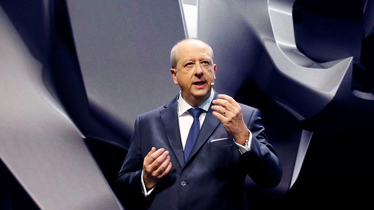 İtalyan Otomobil Devi Alfa Romeo, Gelecek Modellerinde Olabildiğince Az Ekran Olmasını Planlıyor