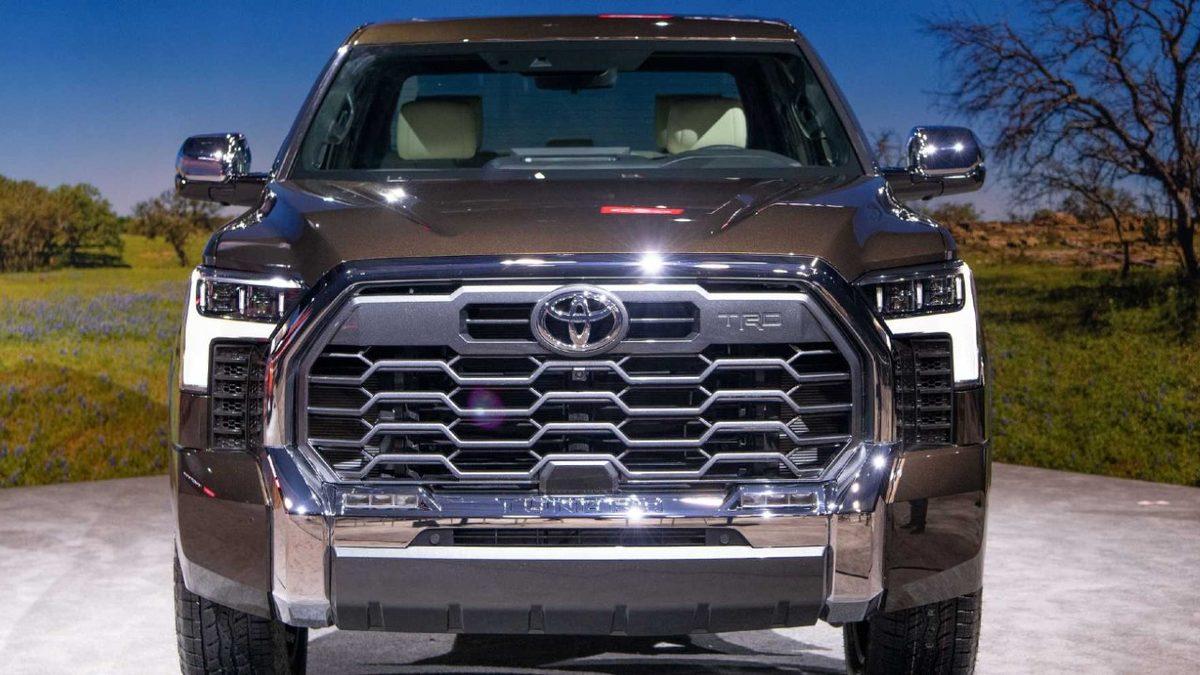 Devasa Izgara Tasarımıyla BMW’yi Kıskandıran Toyota Tundra Tanıtıldı