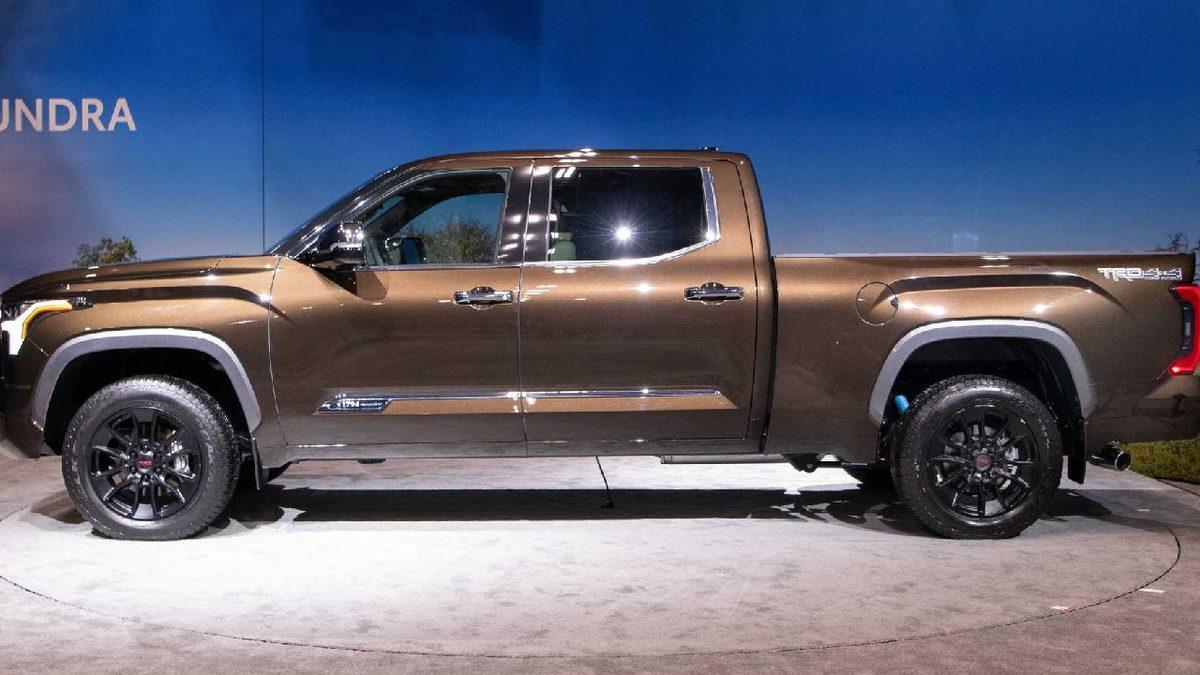 Devasa Izgara Tasarımıyla BMW’yi Kıskandıran Toyota Tundra Tanıtıldı