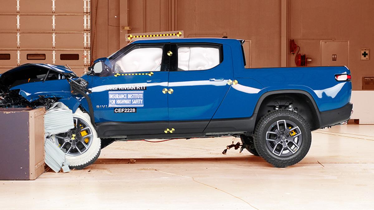 Elektrikli Kamyonet Rivian R1T, IIHS’den ‘En Güvenli Seçim’ Unvanını Almayı Başardı