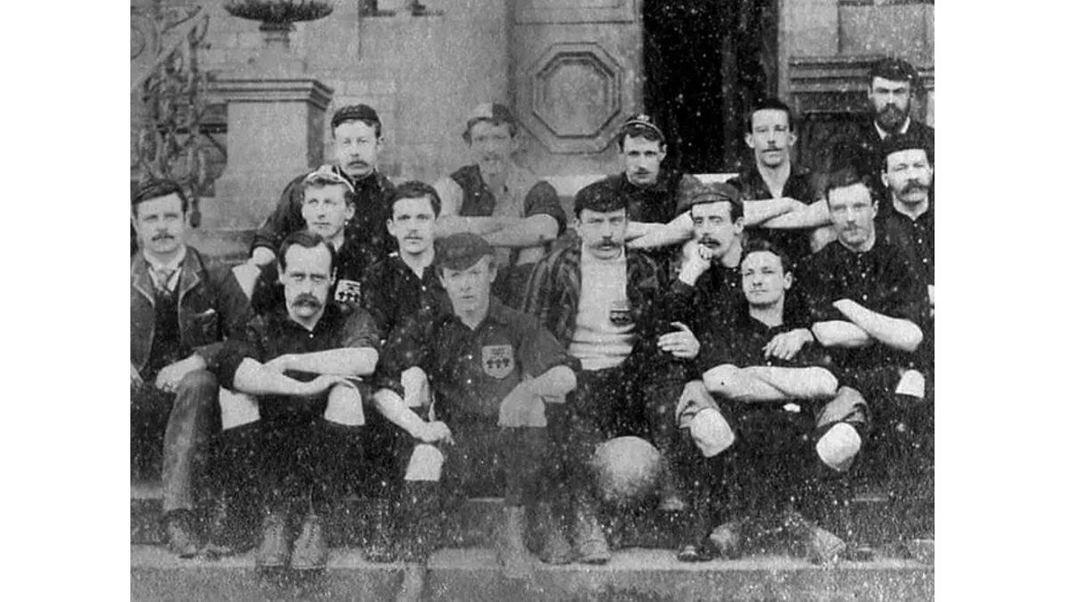 Dünyada ve Türkiye’de Kurulan İlk Futbol Takımlarının Okudukça Sizi Hayretler İçinde Bırakacak Film Gibi Hikâyeleri