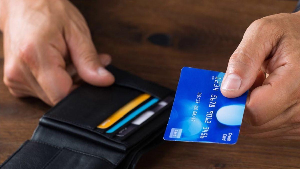 Kimi Zaman Haberiniz Bile Olmadan Ödemek Zorunda Kaldığınız Kredi Kartı Aidat Ücreti Nasıl Geri Alınır?