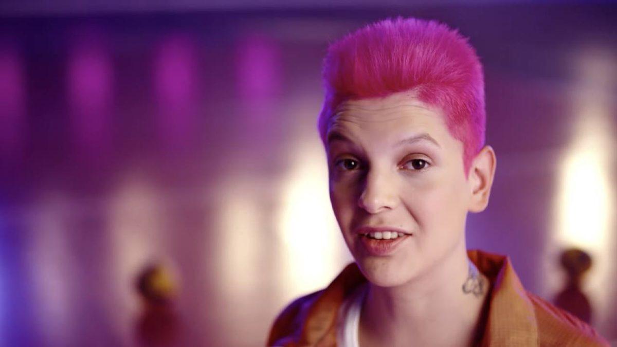 Elidor’un Ebrar Karakurt’lu Reklamı İçin ’Eşcinselliği mi Savunuyor’ Tartışması Başlatan Profesöre Twitter’da Tepki Yağdı