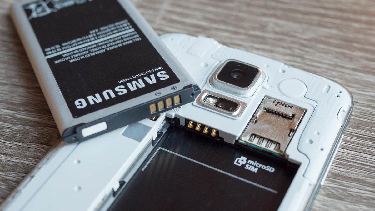 Telefon Bataryalarının Eskisi Gibi Değiştirilebilir Olmasını Zorunlu Kılan Düzenleme Kabul Edildi