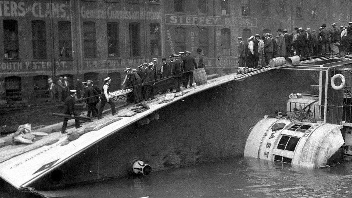 Mühendislik Hataları Nedeniyle 844 Kişinin Sulara Gömüldüğü Eastland Gemi Faciası
