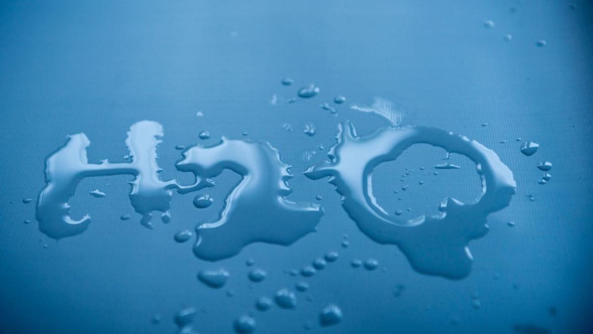 Yaz Kızım Suyunu Kendi Getirecek: Neden Oksijenle Hidrojeni Birleştirerek Su Üretemiyoruz?