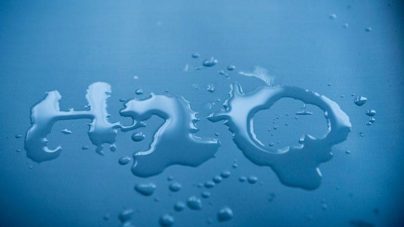 Yaz Kızım Suyunu Kendi Getirecek: Neden Oksijenle Hidrojeni Birleştirerek Su Üretemiyoruz?