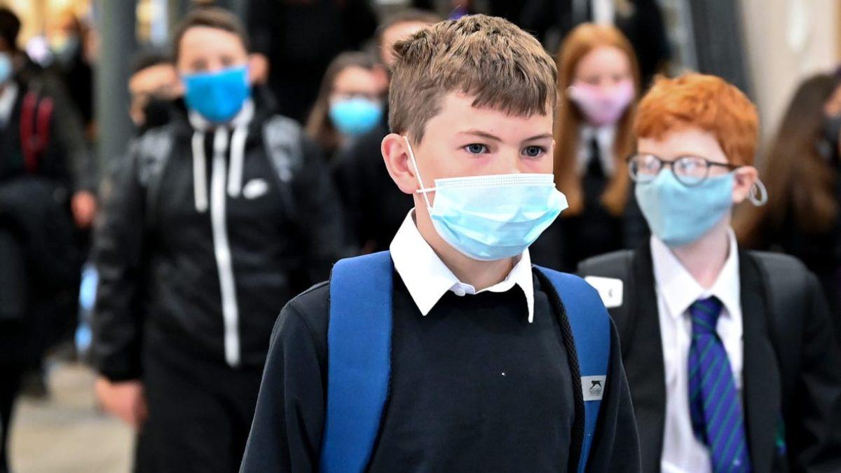 Yeni Nesil Gümbür Gümbür: Babası Aşı Karşıtı Olan 12 Yaşındaki Çocuk, Mahkemeye Başvurarak ‘Aşı Olma Hakkı’ Kazandı