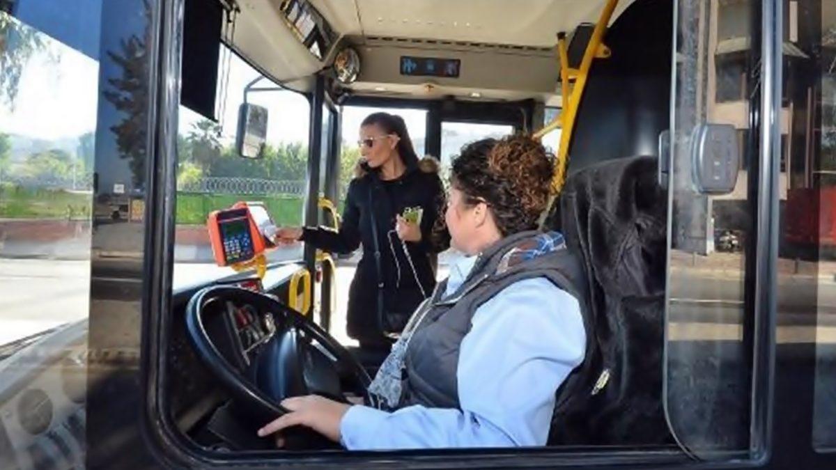 Tartışmaya Noktayı Koyuyoruz: Kadınlar mı Daha İyi Araba Kullanır, Erkekler mi?