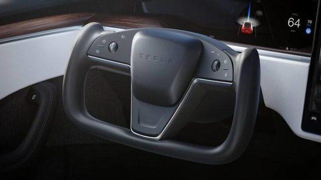 Tesla Model S Plaid’in Fütüristik Direksiyon Tasarımı Sınıfta Kaldı