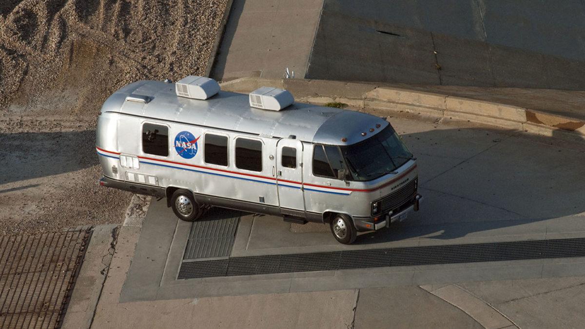 NASA, Ay Görevi İçin Astronotları Kalkış Alanına Taşıyacak Yeni Bir Araç Arıyor