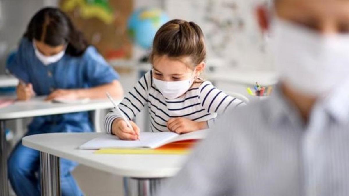 Okullarda Maske Takılması, COVID-19’un Tüm Okula Yayılma Riskini 3,5 Kat Azaltıyor