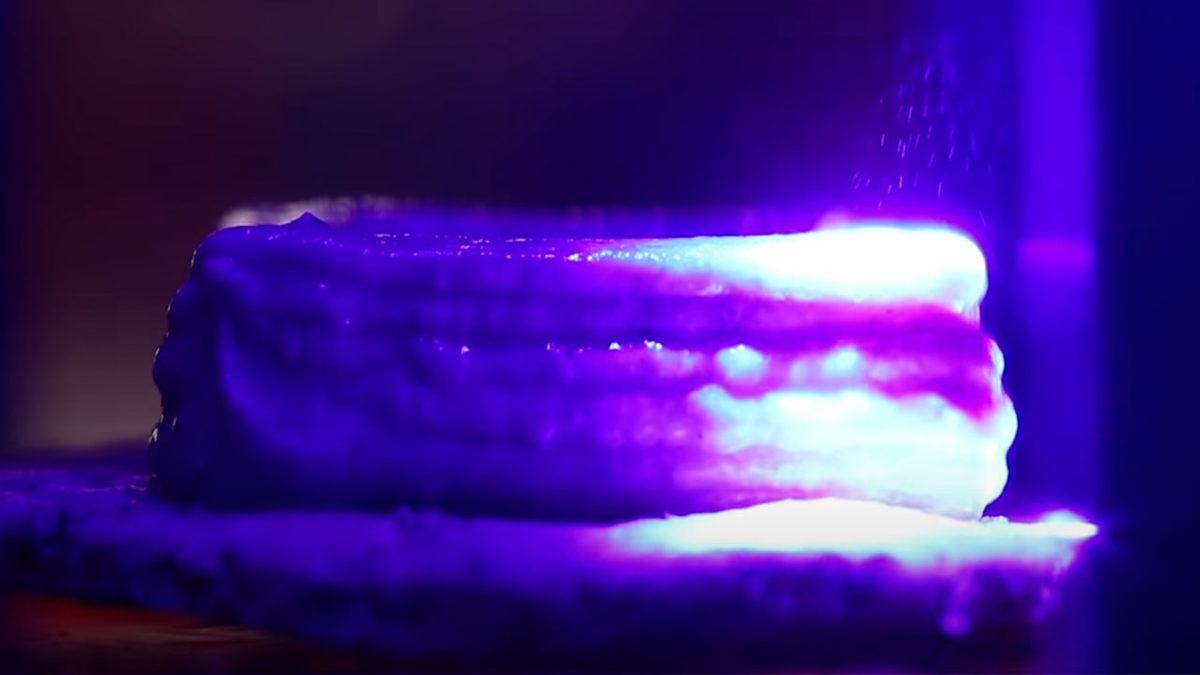 Bilim İnsanları Lazer Işınlarıyla Yemek Pişirebilen Bir Robot Şef Tasarladı