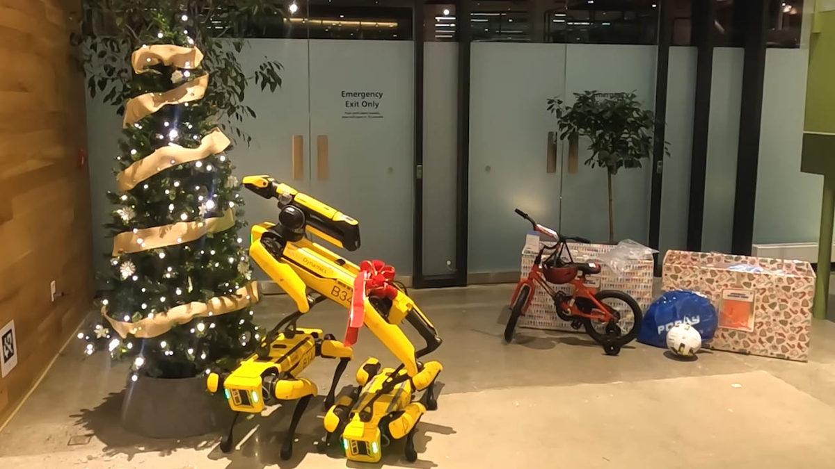Boston Dynamics’in Robot Köpeklerinden Sürpriz Sonlu Yeni Yıl Videosu (Gülmeyin Ama, Lütfen)