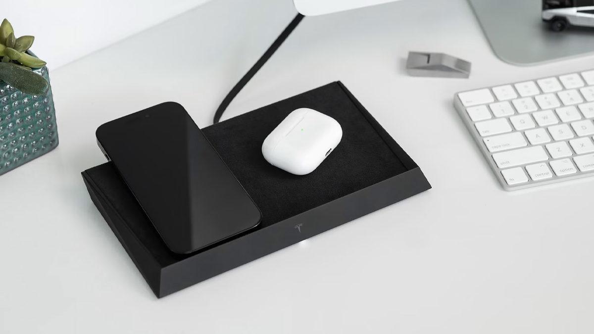 Tesla, Hem Telefon Hem Kulaklık Hem de Akıllı Saatinizi Aynı Anda Şarj Edebileceğiniz Şarj Cihazını Duyurdu (Fiyatını Görene Kadar Her Şey Güzeldi)