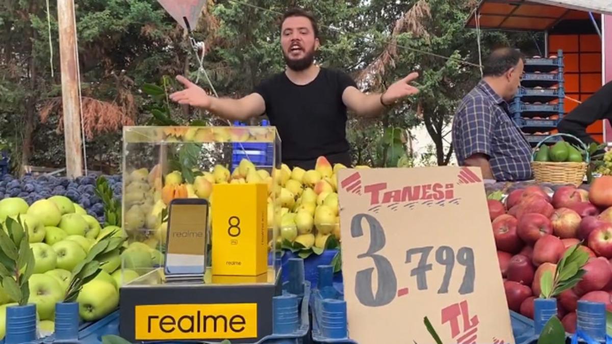Realme Türkiye’den Apple’a Ağır Göndermeli ’Salı Pazarı’ Temalı Reklam