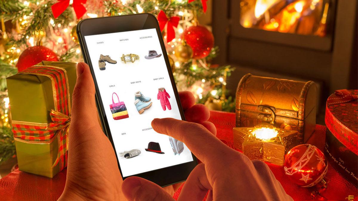 Kış Manzaralı Süslü Kartpostallardan WhatsApp Mesajlarına: Teknolojinin Gelişmesiyle Birlikte Yılbaşı Kutlamalarımız Nasıl Değişti?