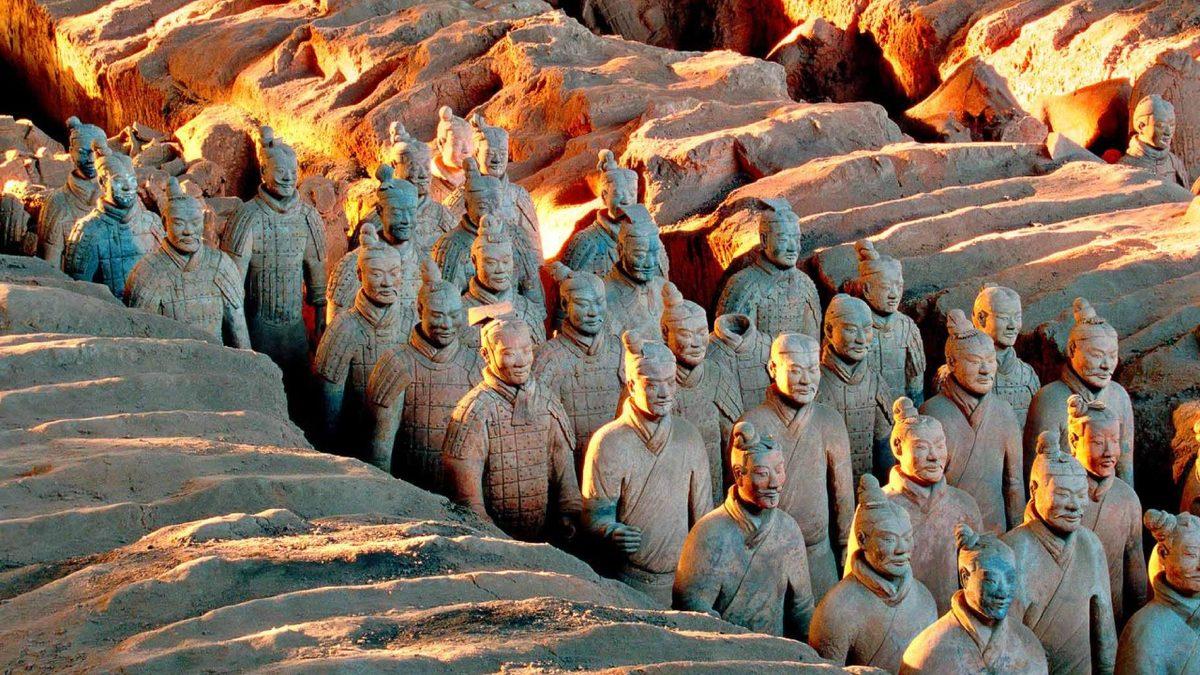 Ölümsüzlük Arayan Bir İmparatorun Binlerce Askerden Oluşan Ürkütücü Ölüler Ordusunun Hikayesi