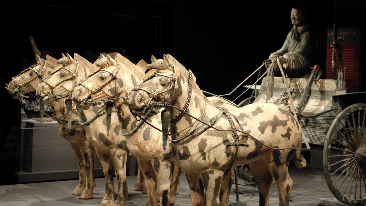 Ölümsüzlük Arayan Bir İmparatorun Binlerce Askerden Oluşan Ürkütücü Ölüler Ordusunun Hikayesi