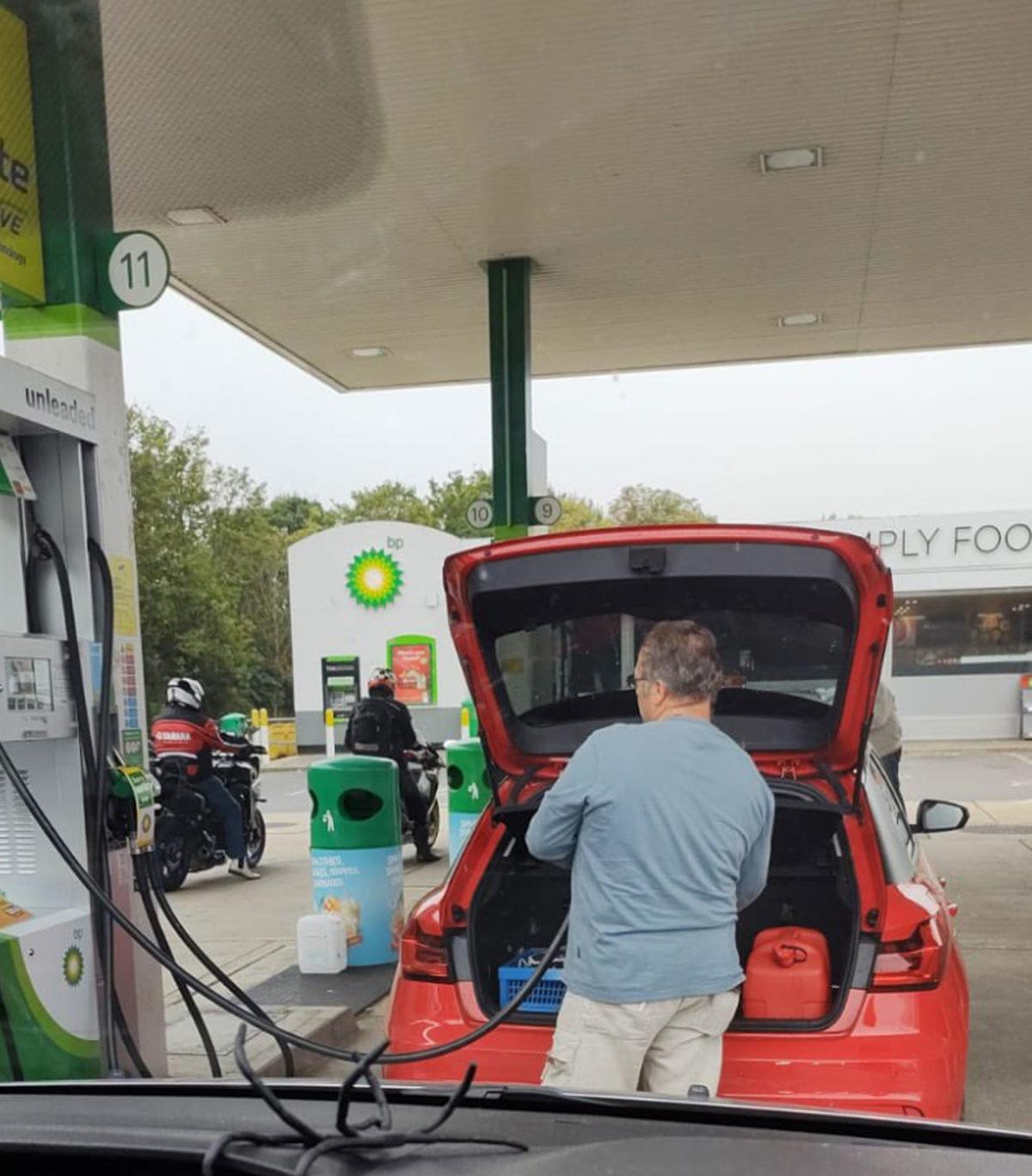 Simpsons’ın Bu Kez de Birleşik Krallık’taki Yakıt Kıtlığını Tahmin Ettiği Öne Sürüldü: Ama Durum Farklı