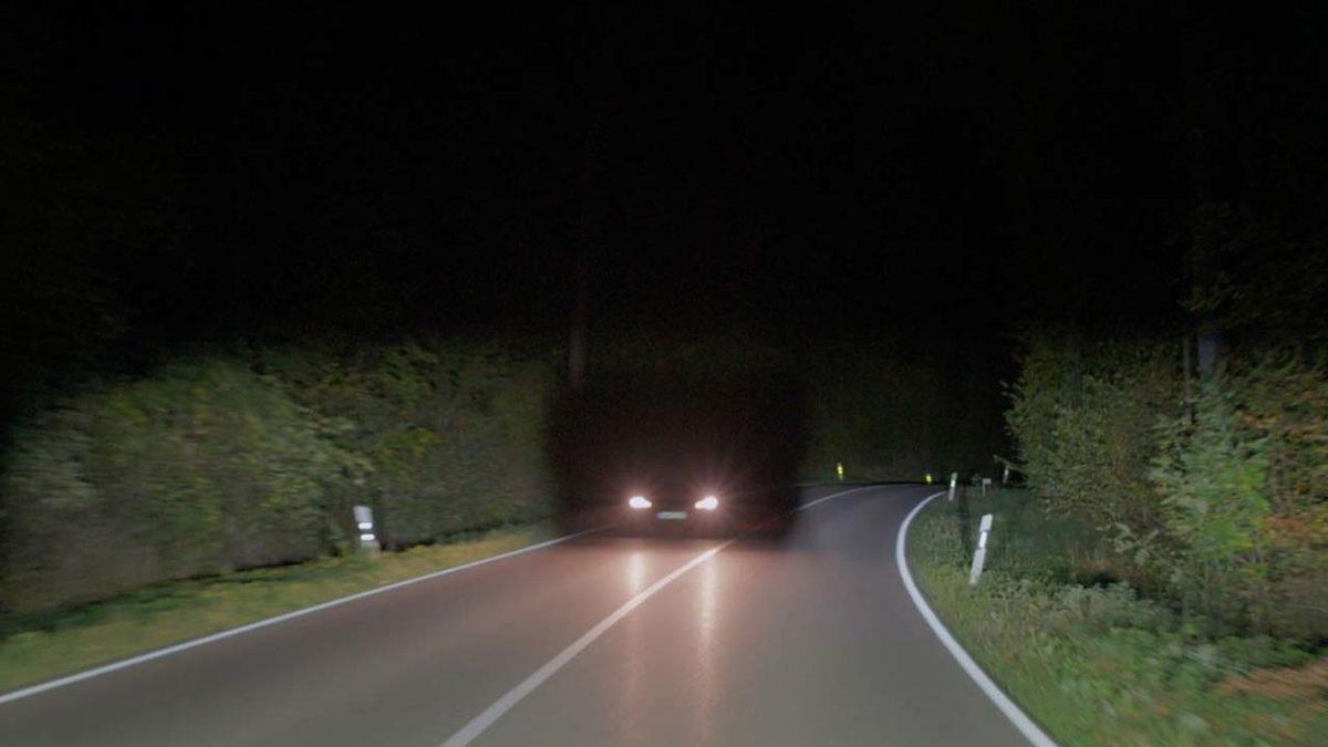 Porsche, Adeta Geceyi Gündüze Çeviren Yeni Far Teknolojisini Duyurdu: 600 Metre Uzağı Bile Aydınlatıyor!