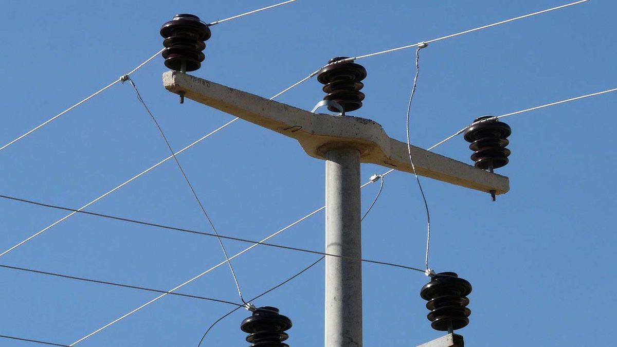 Elektrik Direklerinde Bulunan Bu Makarna Benzeri Şeyler Ne İşe Yarıyor?