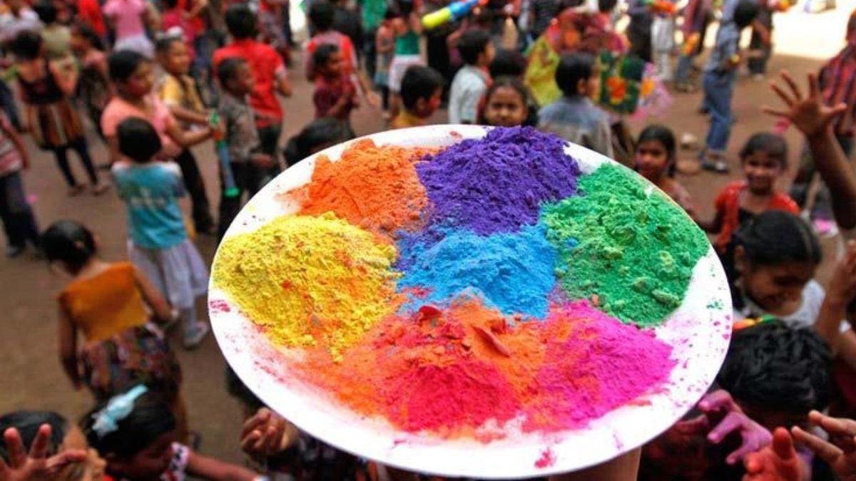 Oldukça İlginç Bir Mitolojik Hikayeye Dayanan Hindistan’daki ‘Holi Festivali’ Hakkında 6 Şaşırtıcı Bilgi