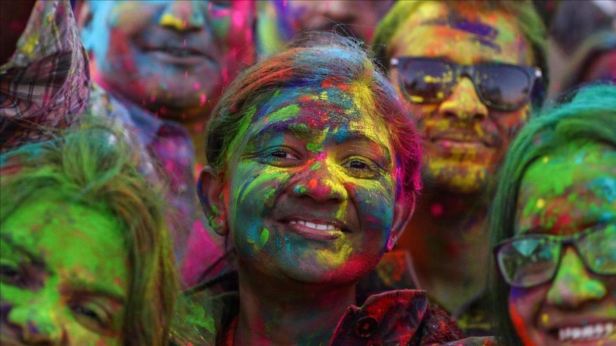 Oldukça İlginç Bir Mitolojik Hikayeye Dayanan Hindistan’daki ‘Holi Festivali’ Hakkında 6 Şaşırtıcı Bilgi