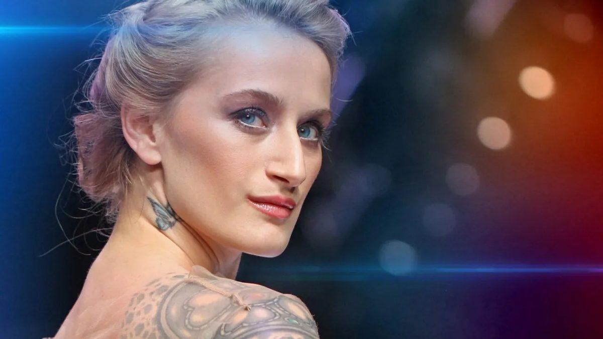 Kapak Sesi Geldi! Sosyal Medyada Takipçilerine Ağızlarının Payını Veren Ünlüler