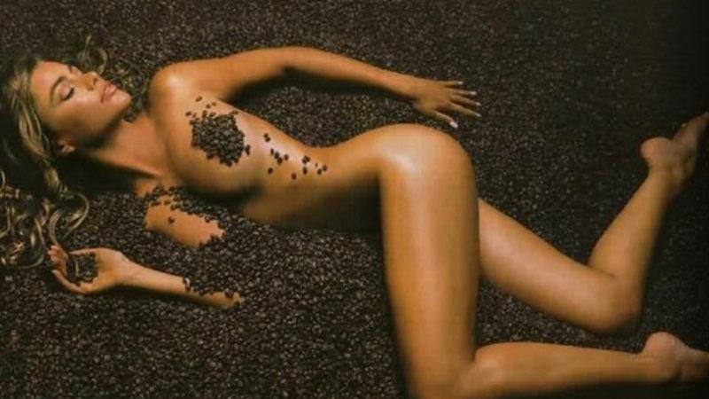 Karadeniz’de Fındıkla Yapsa Soruşturma Açılır: Instagram Fenomeni Sofia Vergara, Dünya Kahve Günü İçin Çıplak Fotoğrafını Paylaştı