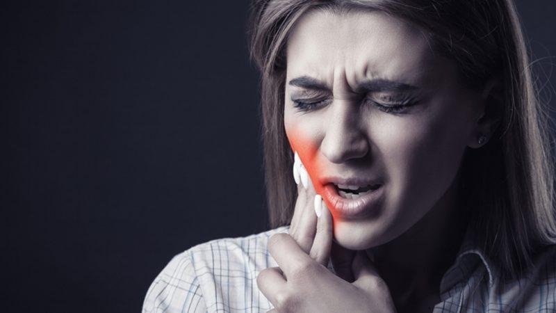 İnsanı Çileden Çıkaran ’Zonklayan Diş Ağrısı’ ve ’Öksürük’ Neden Geceleri Daha Fazla Artar?