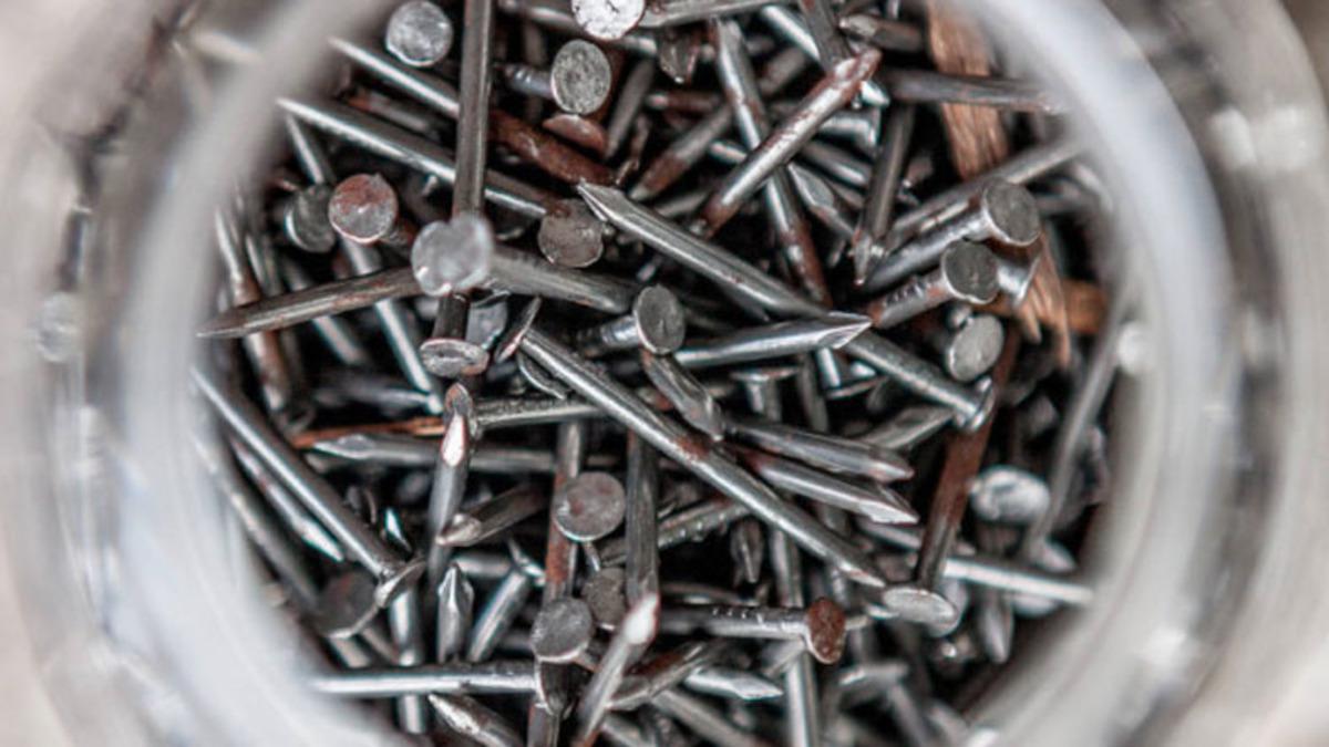 Alkolü Bırakıp Kendini Çiviye Vermiş: Litvanya’da Bir Adamın Midesinden Birçok Metal Nesne Çıktı