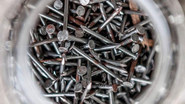 Alkolü Bırakıp Kendini Çiviye Vermiş: Litvanya’da Bir Adamın Midesinden Birçok Metal Nesne Çıktı