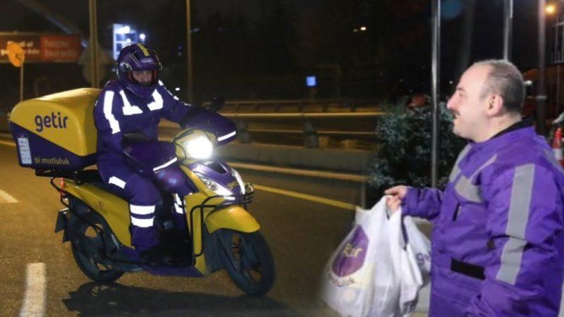 Bakan Varank, Yılbaşında Getir Kuryesi Olduğu Anlardan Video Paylaştı: ’’5 Yıldızı da Kaptık’’
