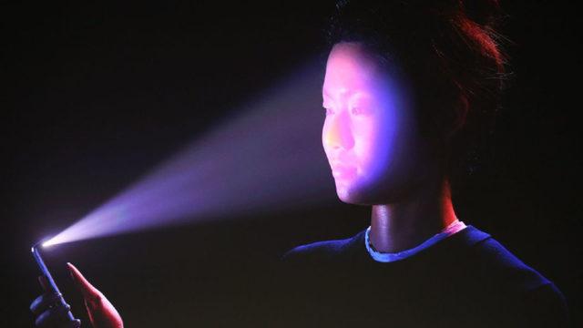 Apple Kendi Topuğuna Sıktı: Hasarlı iPhone 13 Ekranlarını Sadece Apple Tamir Edebilecek