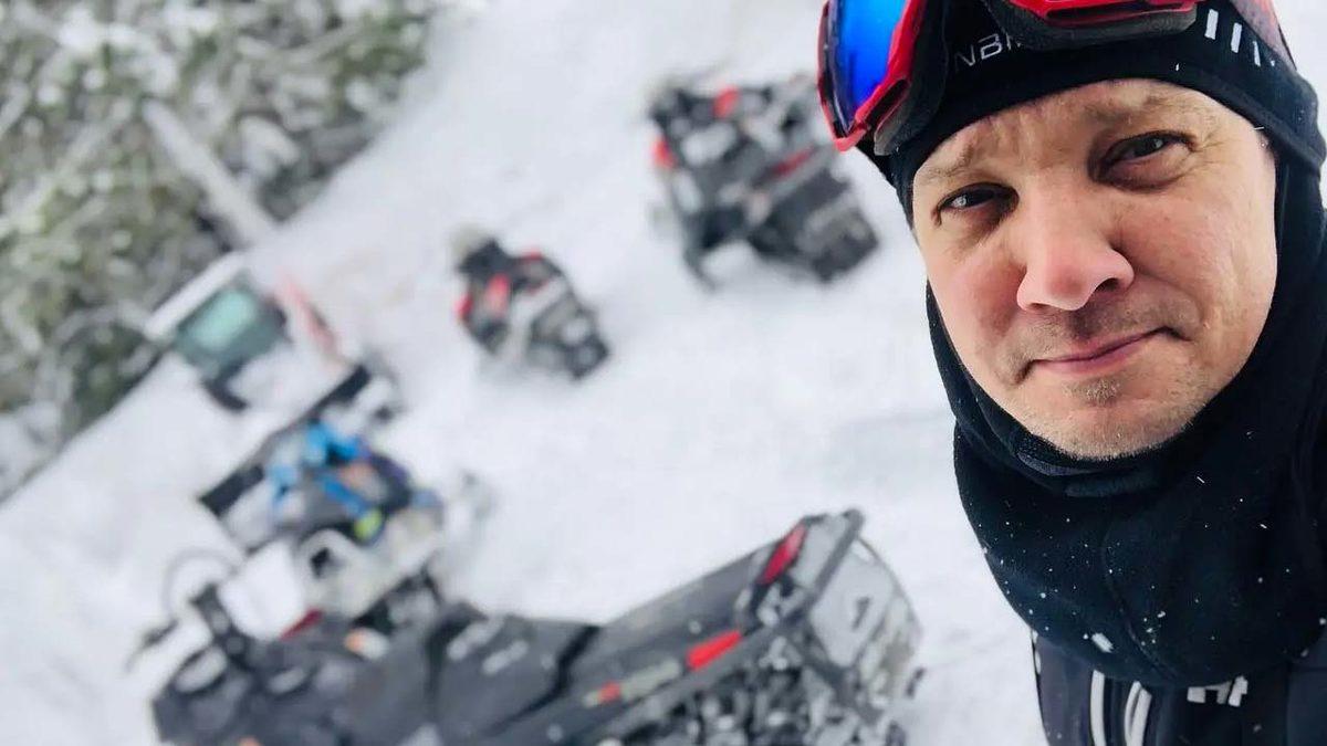 Ölümden Dönen Marvel Yıldızı Jeremy Renner’ın Geçirdiği Kazanın Detayları Açıklandı: El Frenini Çekmeyi Unutmuş!