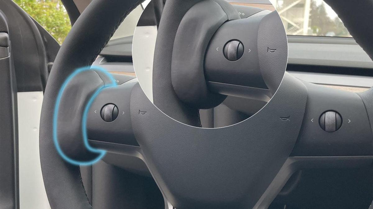 Sürücüsü Direksiyon Başında Uyuyan Tesla, Otopilot Modunda Polisten Kaçtı