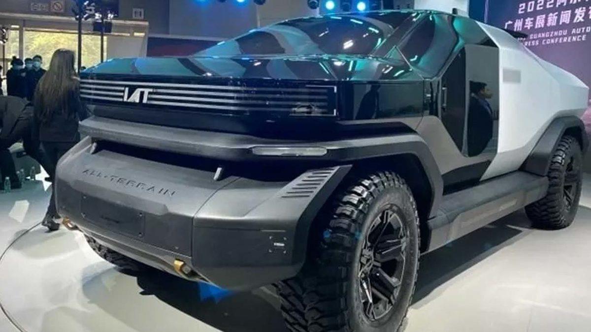 Bu da Çinli Cybertruck: Bilim Kurgu Filmlerinden Fırlamış Gibi Görünen Kamyonet T-Mad Tanıtıldı