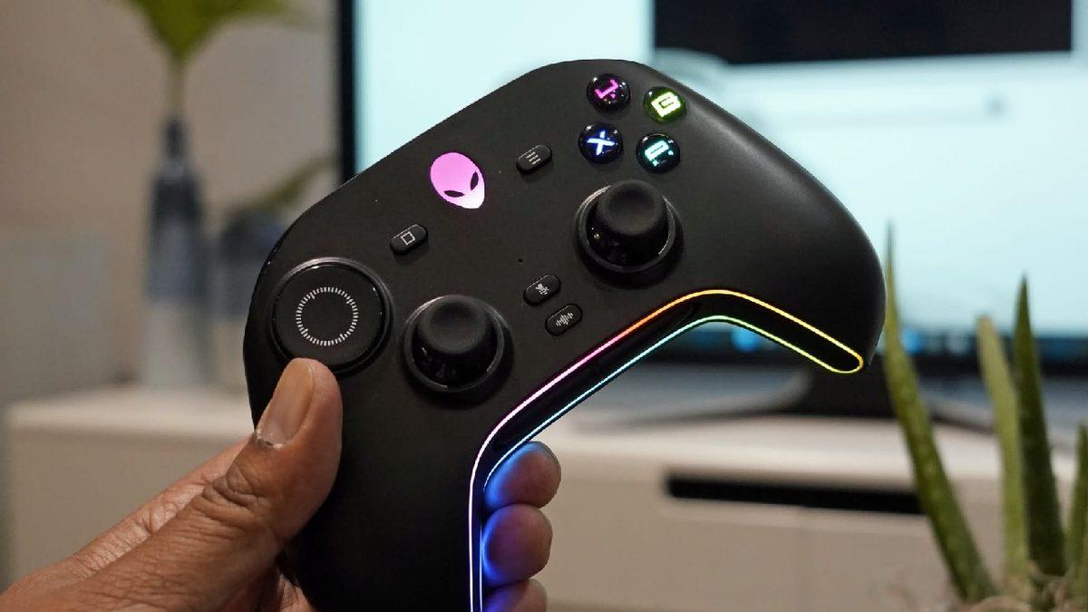 Dell, PlayStation 5 Kolunu ‘Külüstür’ Gibi Gösterecek Konsept Oyun Kumandasını Tanıttı