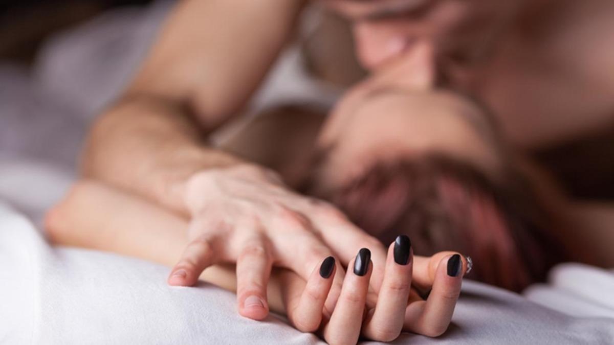 Aşı Karşıtları Şimdi Kuyruğa Girer: COVID-19’dan Korkan Çiftlerin Daha Kaliteli Seks Hayatına Sahip Olduğu Keşfedildi